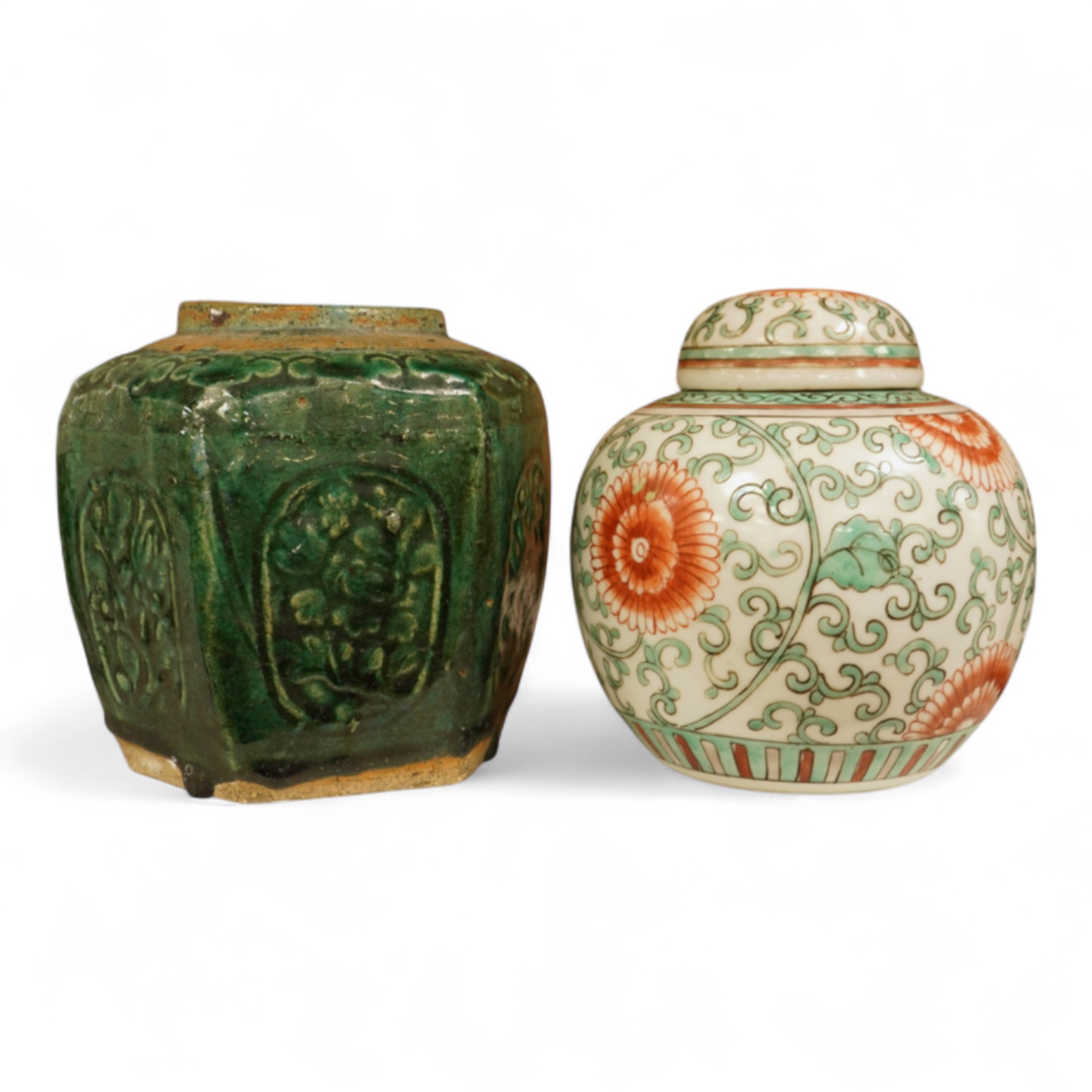 A Chinese famille verte jar and cover and a similar green glazed earthenware jar, tallest 13cm